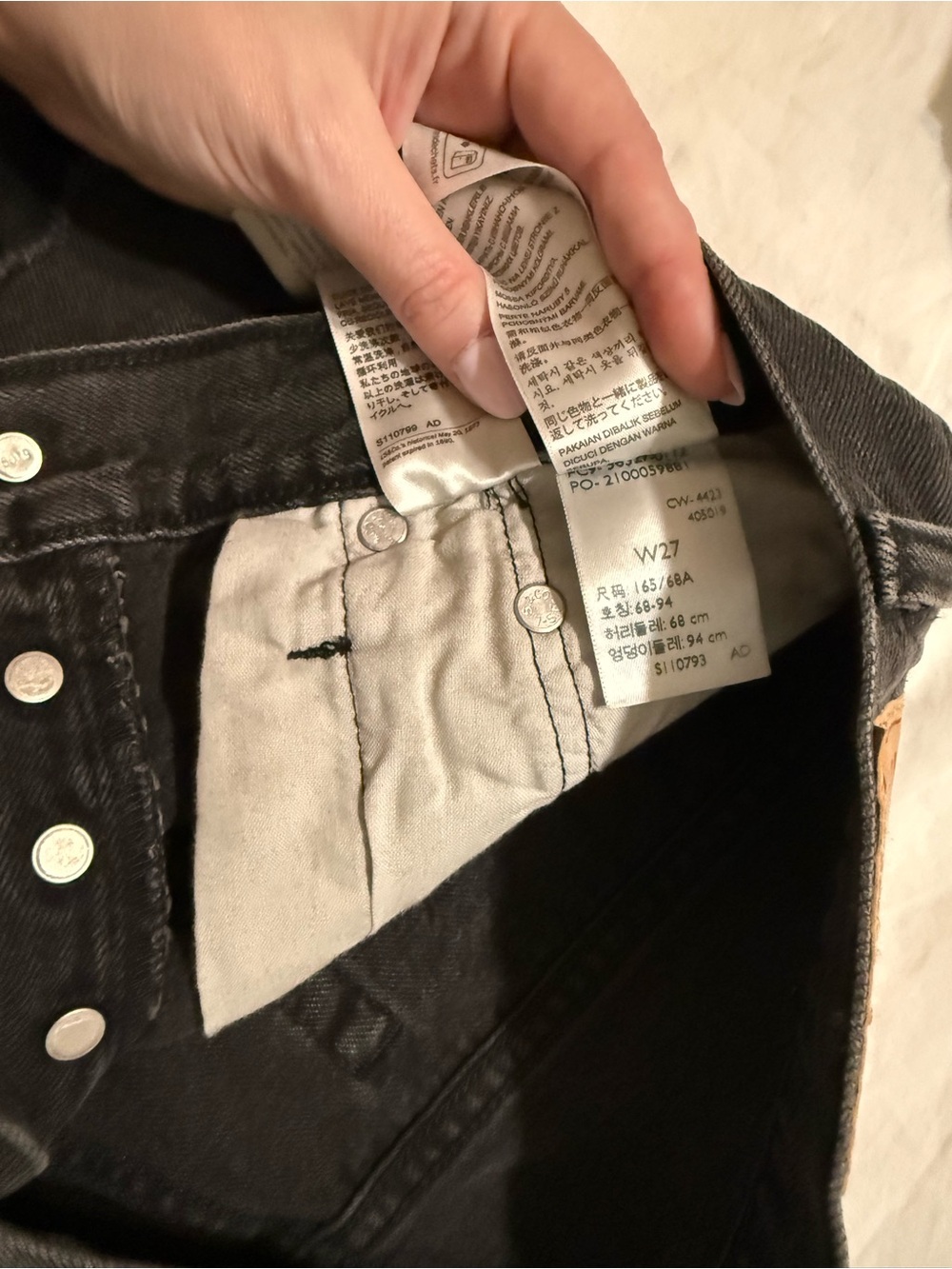 Levi's Black Women's Jean Shorts - Picture 4 of 4